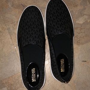 Michael kors slip on sneakers never worn size 9